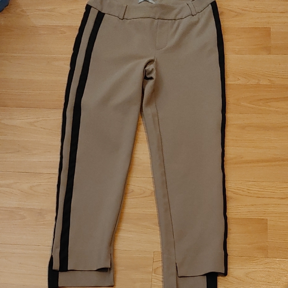 ILTM Tan 3/4 Pants with Black Stripes Sz SM